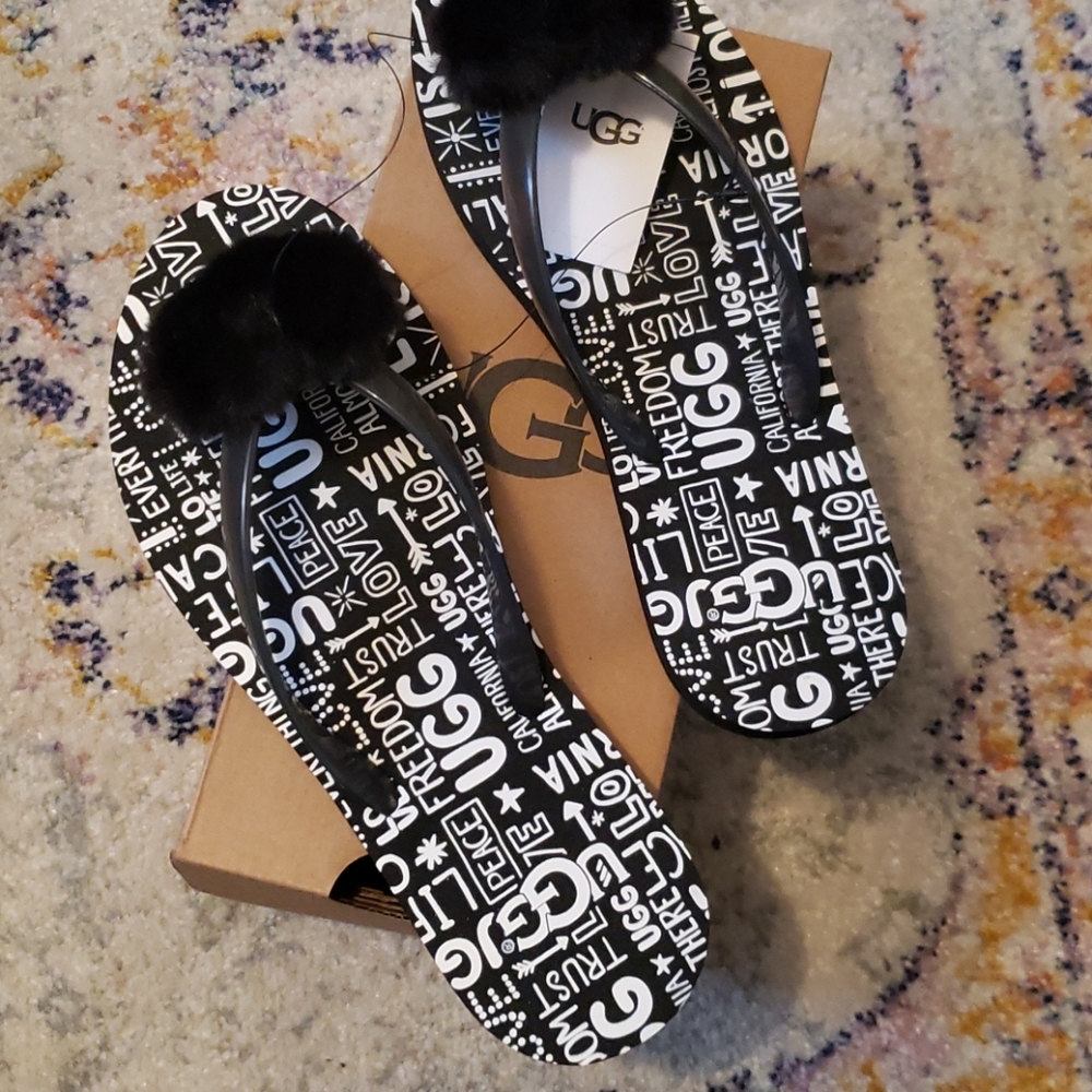 Ugg flip flops